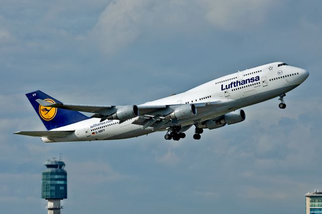 Boeing 747-400 (D-ABVY)