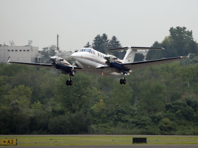 Beechcraft Super King Air 350 (N904MC)