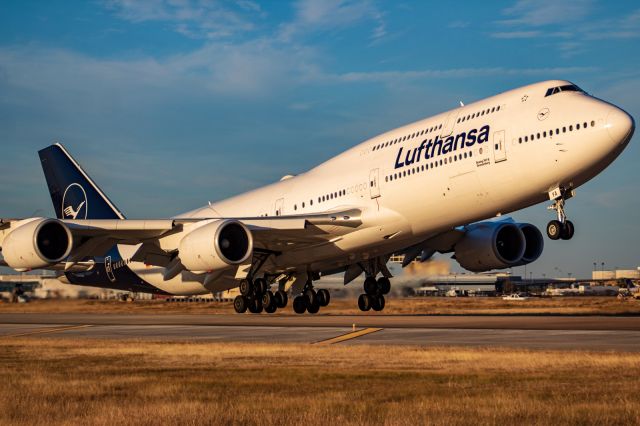 BOEING 747-8 (D-ABYA) - First DLH B747 with new livery at IAH. 