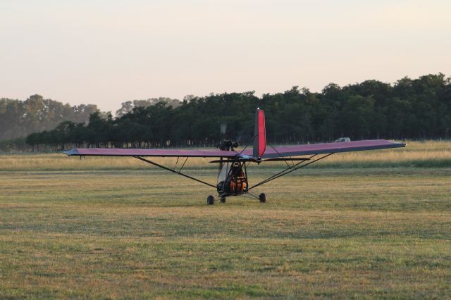 Unknown/Generic Microlight aircraft (LVU135)