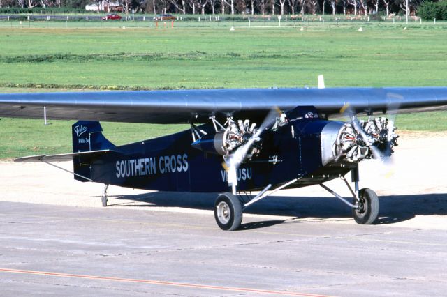 VH-USU — - FOKKER - FAA a rel=nofollow href=http://F.VllB/3MF.VllB/3M/a REPLICA - REG : VH-USU (CN SCA/28) - PARAFIELD ADELAIDE SA. AUSTRALIA - YPPF (14/9/1987)