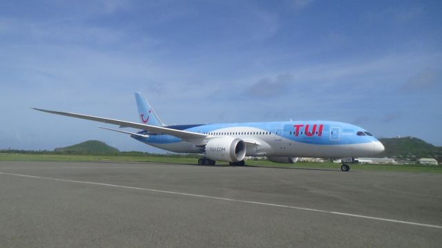 Boeing 787-8 (G-TUIE)
