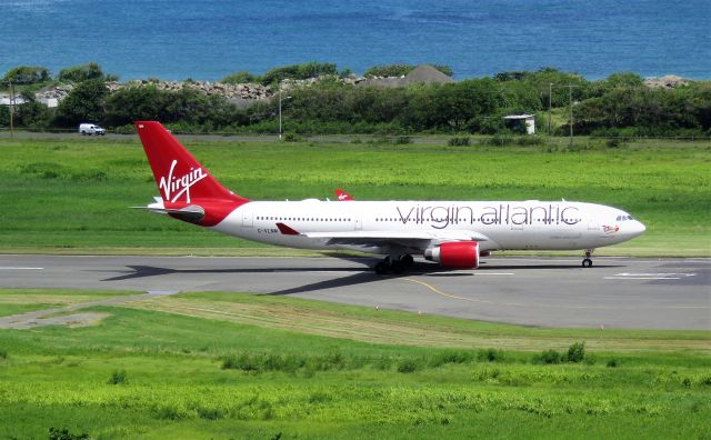 Airbus A330-200 (G-VLNM)