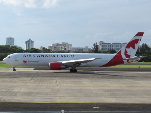 BOEING 767-300 (C-GDUZ)