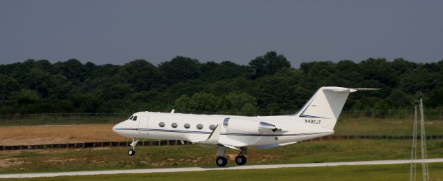 Gulfstream American Gulfstream 2 (N492JT) - Takeoff on the right runway