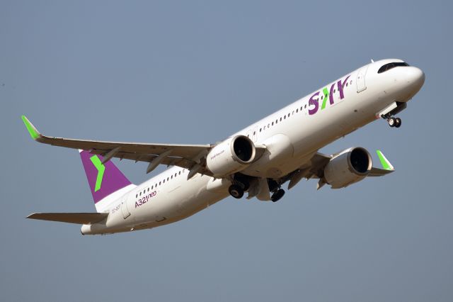 Airbus A321 (CC-DCF)
