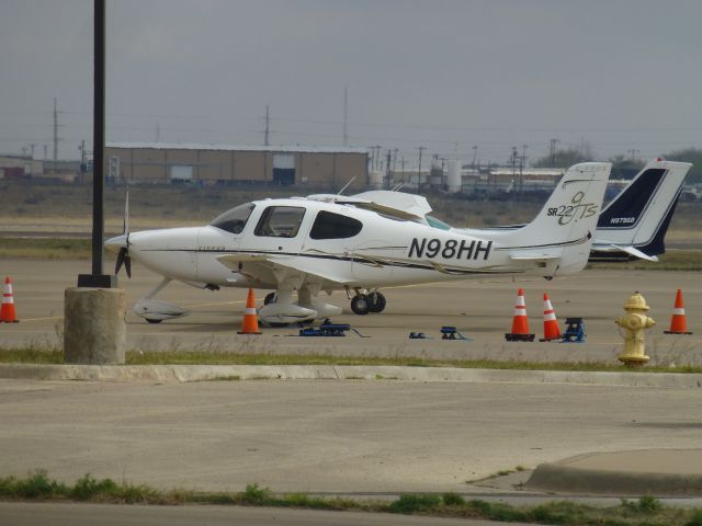 Cirrus SR-22 (N98HH)