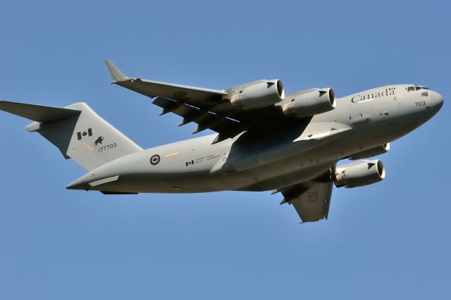 Boeing Globemaster III (17-7703)