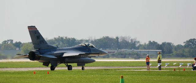 Lockheed F-16 Fighting Falcon (87-0275) - On flightline