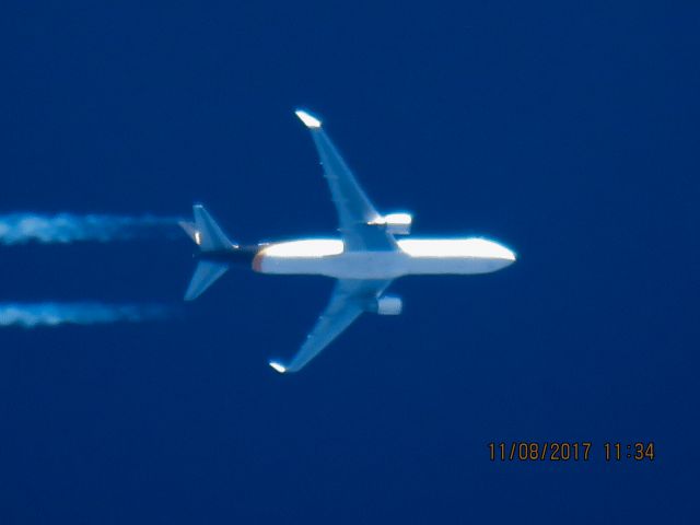 BOEING 767-300 (N347UP)