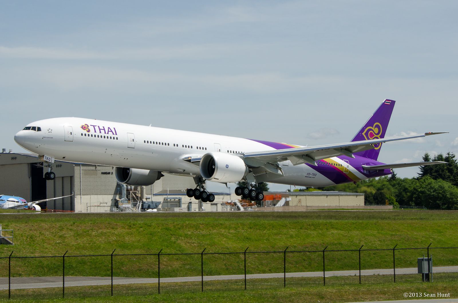 BOEING 777-300 (HS-TKO) - BOE275 about to land at KPAE 6/5/2013