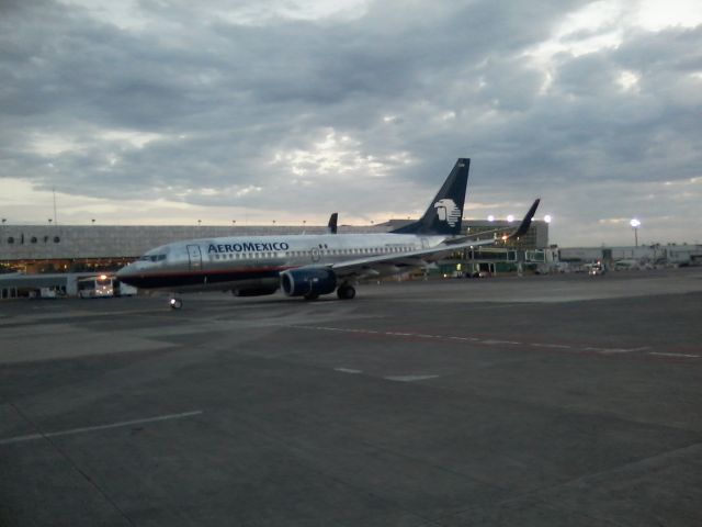 Boeing 737-700 (XA-CAM)