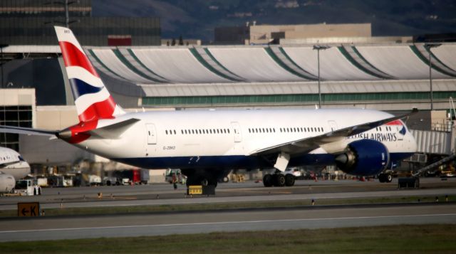 Boeing 787-8 (G-ZBDK) - British Airways, Early arrival, awaits gate departure of Lufthansa  11-27-16