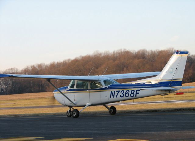 Cessna Skyhawk (N7368F) - Taxiing out for taking off to the Eastern shore of MD