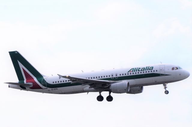 Airbus A320 (EI-DTK) - HAMBURG - MALPENSA  /  FLIGHT CHARTER.
