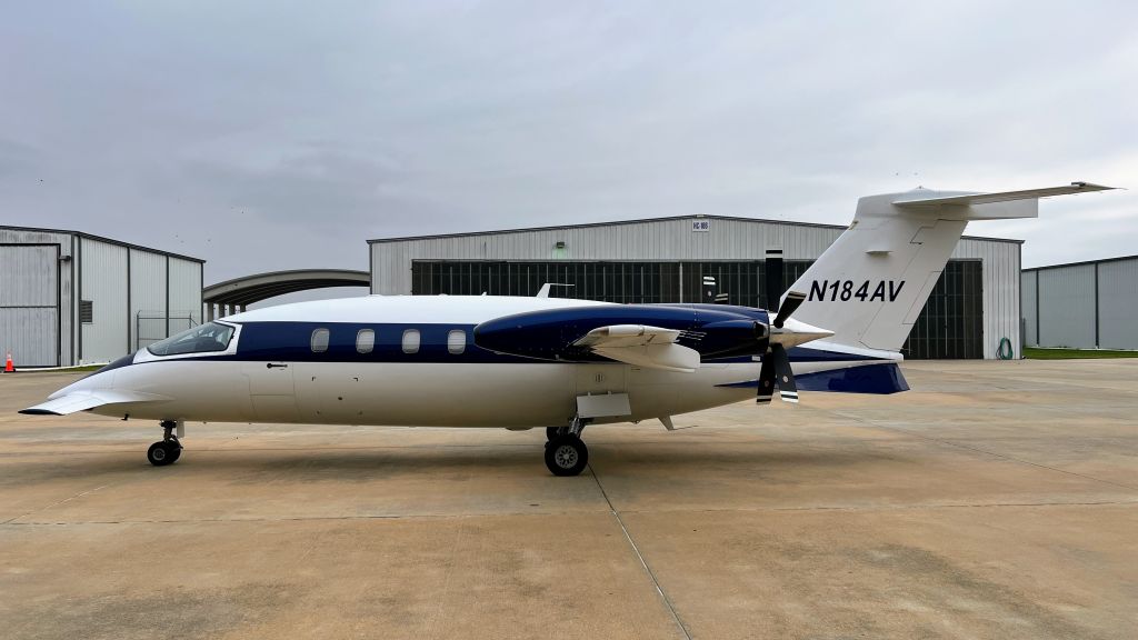 Piaggio P.180 Avanti (N184AV) - New Paint