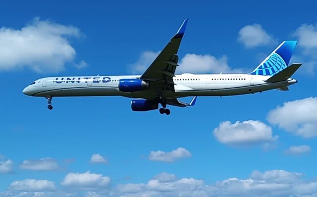 BOEING 757-300 (N75858) - United sends the first ever B753 to enter Belize.