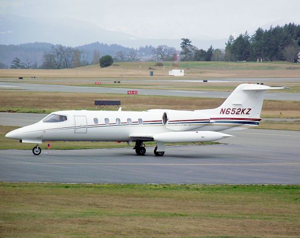 Learjet 35 (N652KZ)