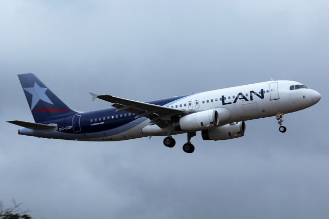 Airbus A320 (CC-CQP)