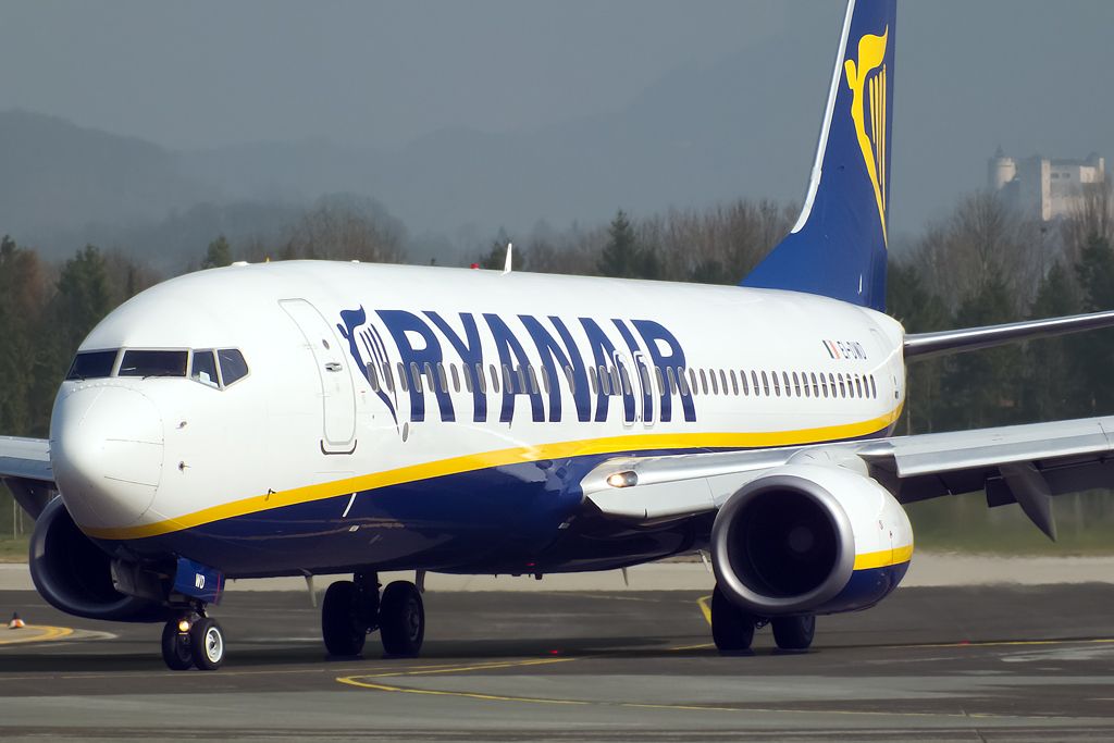 Boeing 737-800 (EI-DWO)