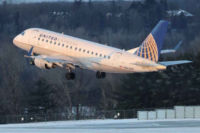 Embraer 170/175 (N863RW)