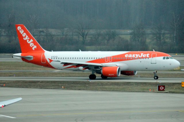 Airbus A320 (G-EJCL) - Taxiing to Stand B45 on 19-Jan-25 operating flight EZY6309 from EGKK.