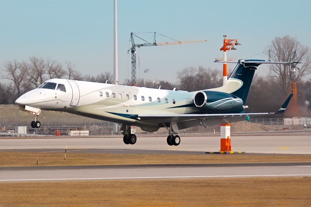 Embraer Legacy 600/650 (LX-MIA)
