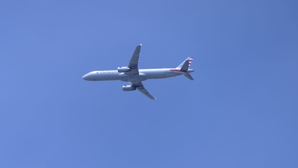 Airbus A321 (N970UY)