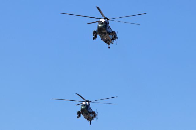 Sikorsky Sea King (15-9354) - A pair of Sikorsky VH-3D Sea Kings’ (159356 and 159354) form Marine Helicopter Squadron One (HMX-1) approaching Burke Lakefront Airport on 6 Aug 2020.