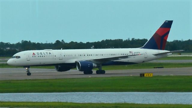 Boeing 757-200 (N668DN) - 6/10/19