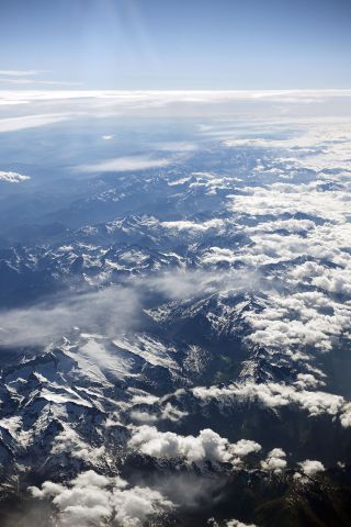 — — - Pyrenees Mountains FL30 from Falcon 50 - on French Spanish border