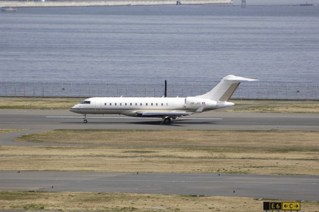 Bombardier Global Express (HB-JGE) - Landing at Tokyo Haneda Intl Airport Rwy34R on 2012/03/20