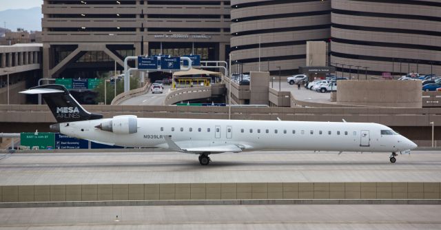 Canadair Regional Jet CRJ-900 (N939LR)