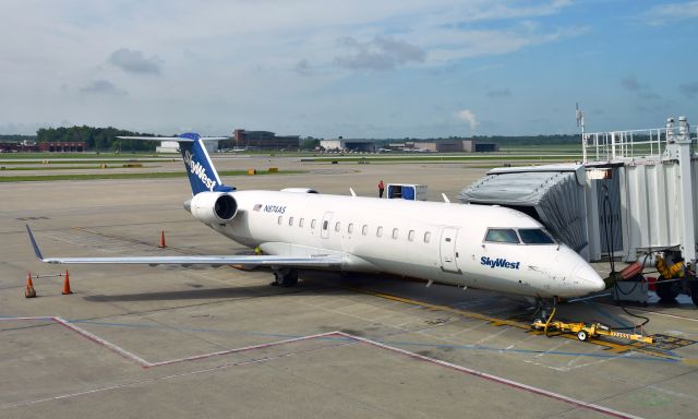 Canadair Regional Jet CRJ-200 (N874AS) - SkyWest Bombardier CRJ-200ER N874AS in Cincinnati 