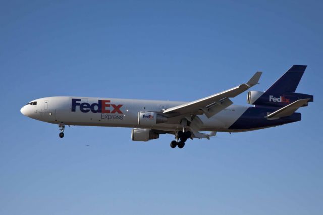 Boeing MD-11 (N577FE) - LAX