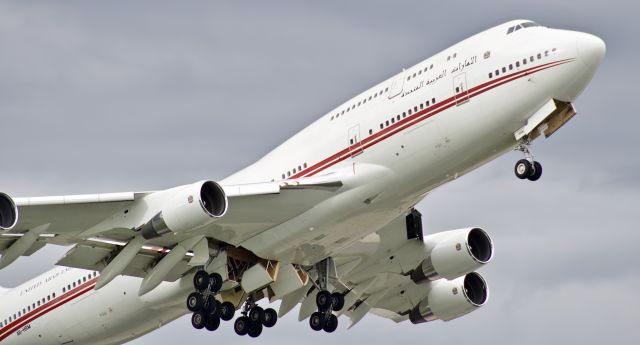 Boeing 747-400 (A6-HRM) - A super rare catch here at BWI, a United Arab Emirates government 747-400. Full screen for the best resolution.