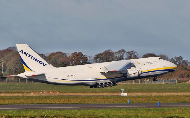 Antonov An-124 Ruslan (UR-82007) - adb an-124-100m ur-82007 dep shannon 27/10/18.