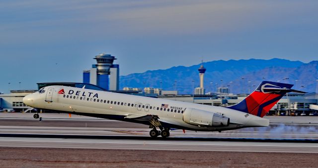 Boeing 717-200 (N933AT) - N933AT Delta Air Lines 2000 Boeing 717-231 - cn 55071 / 5024 -Las Vegas - McCarran International Airport (LAS / KLAS)br /USA - Nevada October 24, 2015br /Photo: Tomás Del Coro 