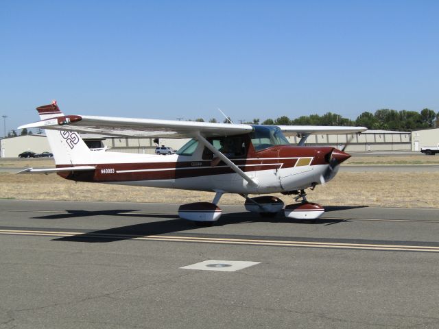 Cessna 152 (N48883) - Taxiing to ramp