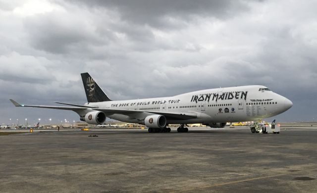 Boeing 747-400 (TF-AAK)