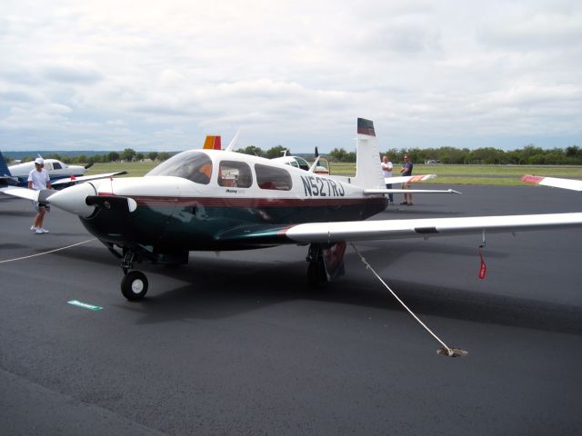 Mooney M-20 (N527RJ)