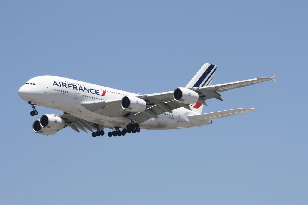 Airbus A380-800 (F-HPJF) - ON FINAL