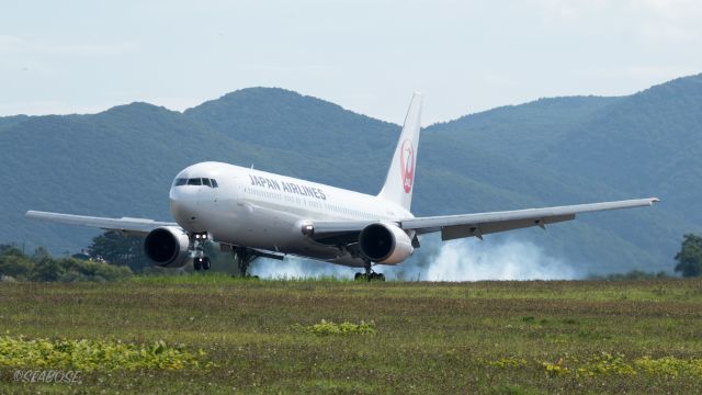 BOEING 767-300 (JA8398) - Japan Airlines / Boeing 767-346br /Sep.05.2015 Hakodate Airport [HKD/RJCH] JAPAN