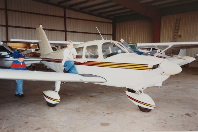 Piper Cherokee (N2448R)