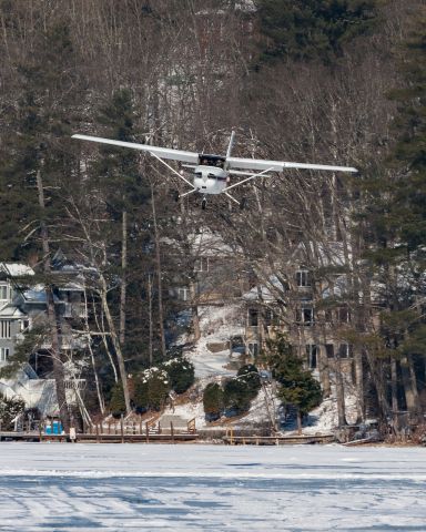 Cessna Skyhawk — - On short final. Alton Bay is believed to be the only charted ice airport in the 48 contiguous United States.