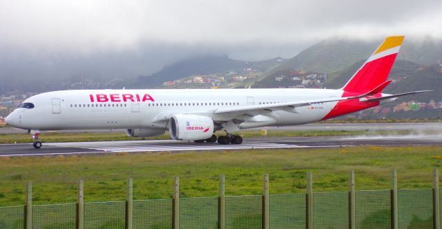 Airbus A350-900 (EC-OAX)