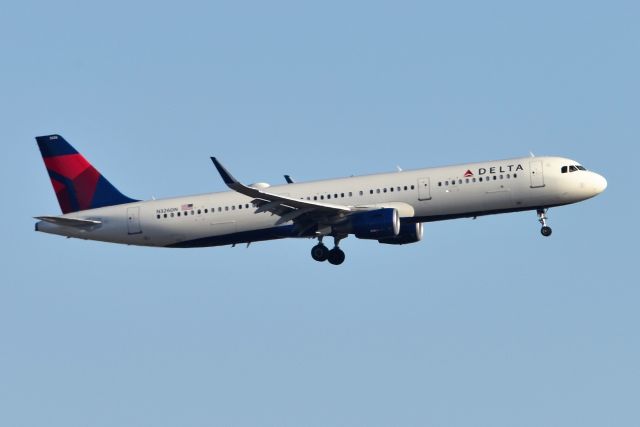 Airbus A321 (N326DN) - 02-18-22