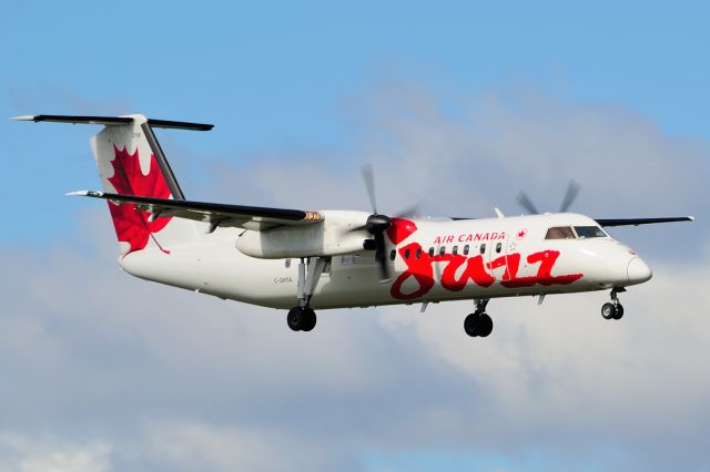 de Havilland Dash 8-300 (C-GHTA)