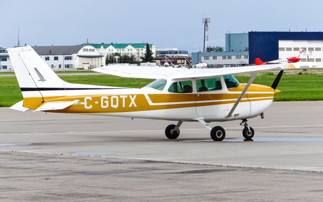 Cessna Skyhawk (C-GQTX)