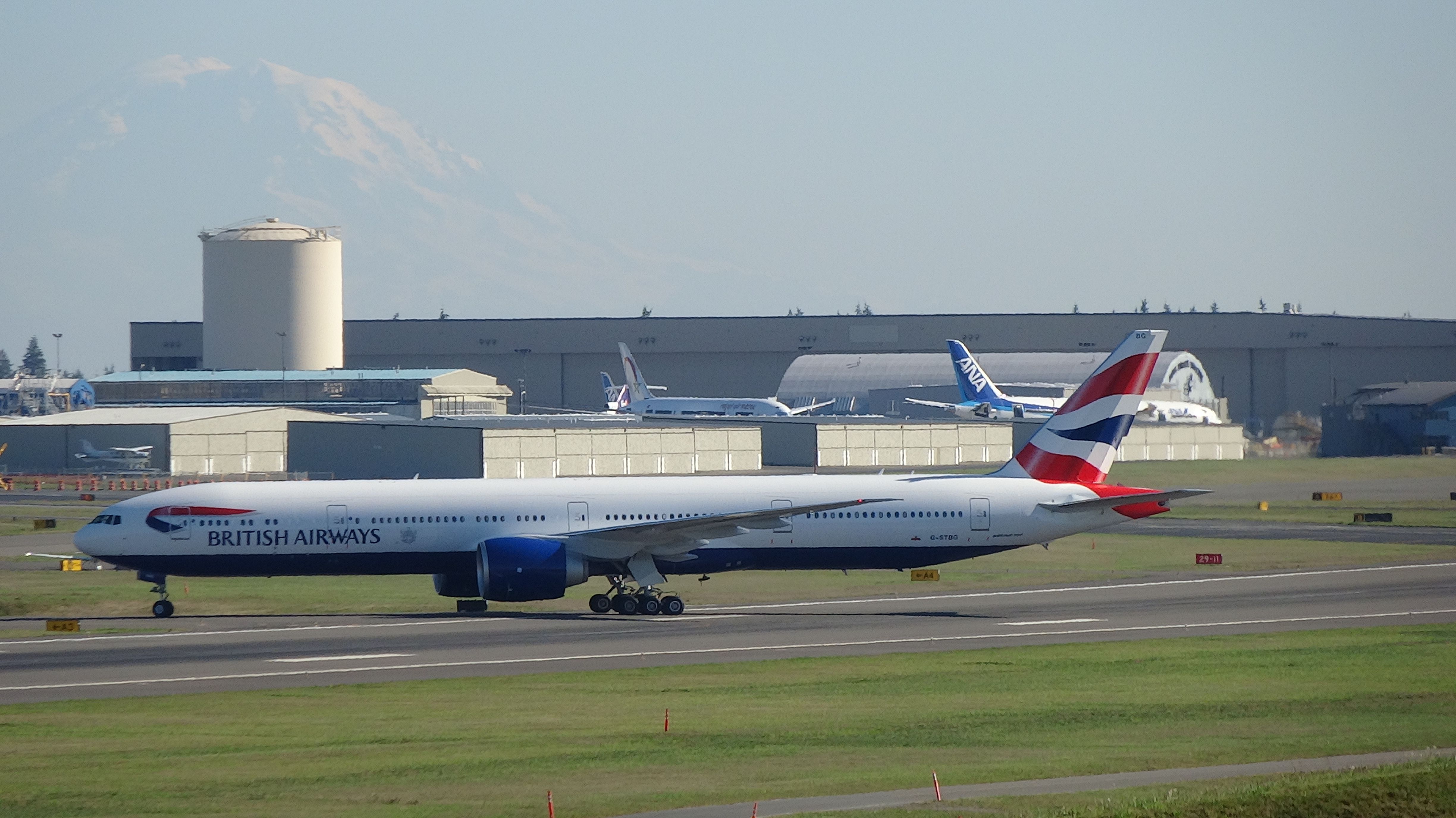 BOEING 777-300 (G-STBG)